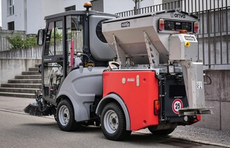 Hilltip IceStriker 380 Hako Citymaster