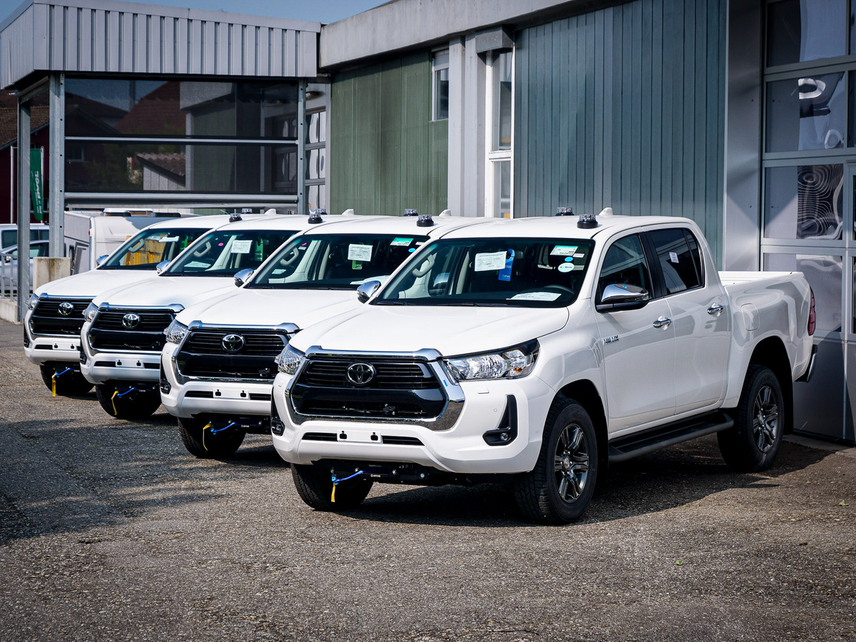 toyota-hilux-seilwinde-rundleuchte_3.jpg