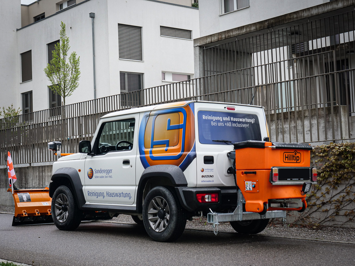 suzuki-jimny-sonderegger-pflug-sp-anbaustreuer_3-edit.jpg