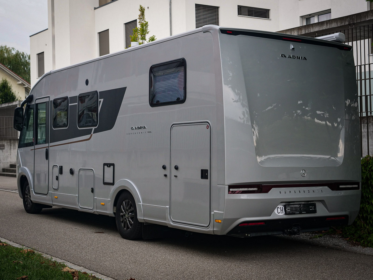 mercedes-benz-sprinter-womo-4c-fullair_8.jpg