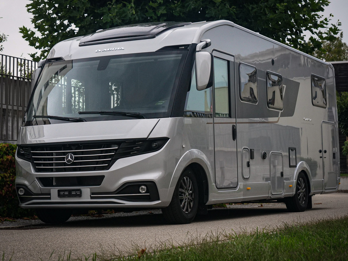 mercedes-benz-sprinter-womo-4c-fullair_tief.jpg