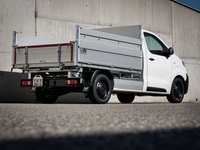 peugeot-e-expert-k0-e-nutzfahrzeuge-kipper-kaufen-schweiz.jpg