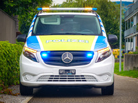 mercedes-benz-vito-signalisation-polizeiauto_39.jpg