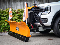 ford-ranger-wildtrack-weiss-winterdienst-pflug-streuer_15.jpg