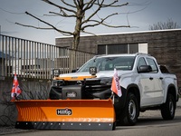 vw-amarok-ii-winterdienst-hilltip-snowstriker-sp-2600-gerader-pflug-basis.jpg